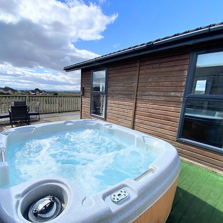 فيلا Benarty 11 With Private Hot Tub - Fife - Loch Leven - Lomond Hills - Pet Friendly Kelty المظهر الخارجي الصورة