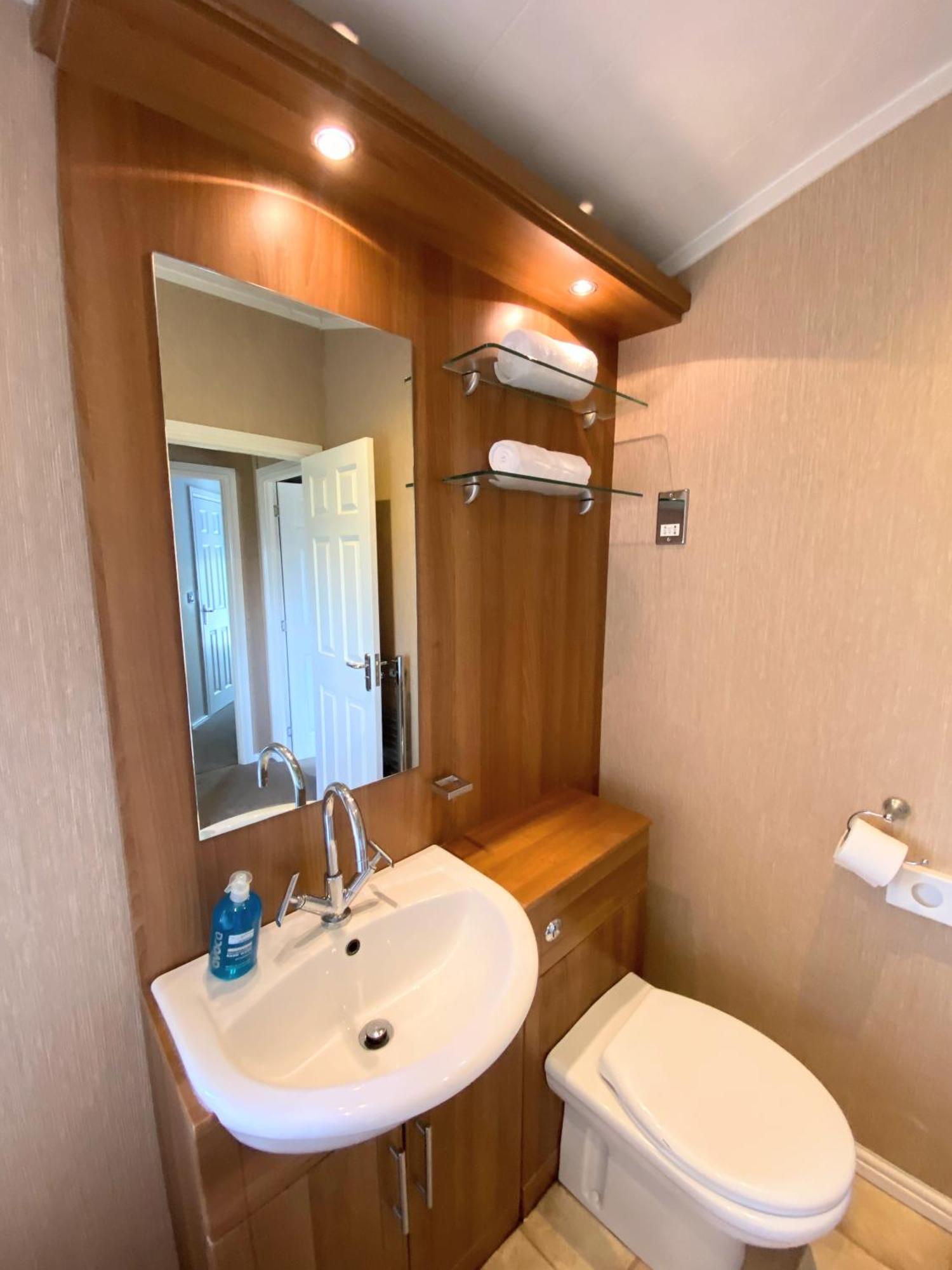 فيلا Benarty 11 With Private Hot Tub - Fife - Loch Leven - Lomond Hills - Pet Friendly Kelty المظهر الخارجي الصورة